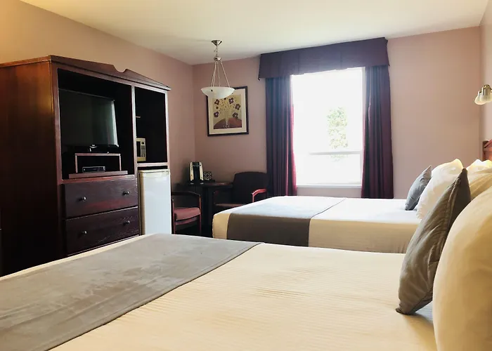 Super 8 By Wyndham Lake Country/Winfield Area Airport North